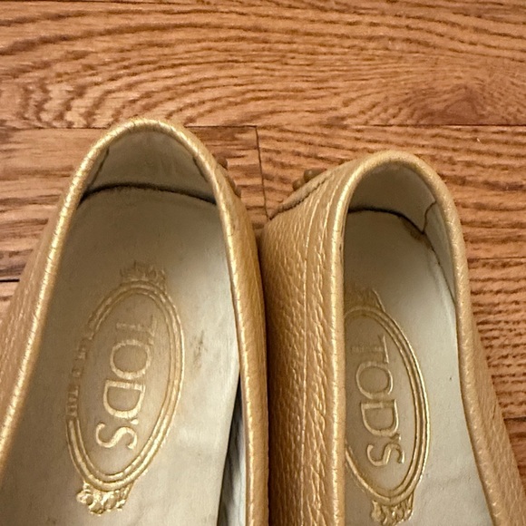 Tod's Gold Leather Loafers - Picture 3 of 10